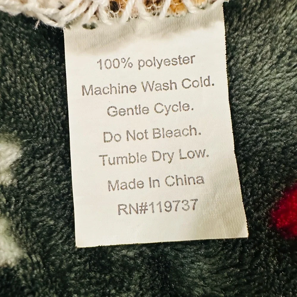 Cozy Reversible Christmas Blanket!